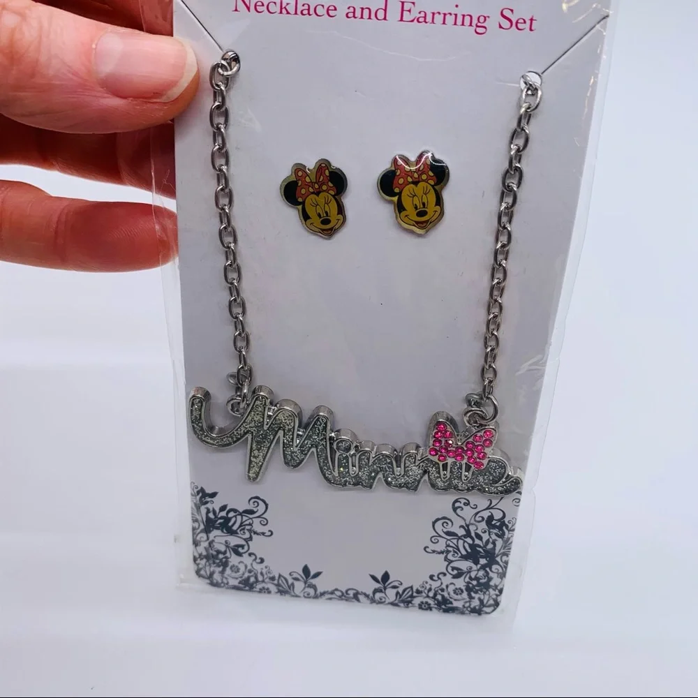 NWT Disney Necklace and Earring Set Ages 3+. Bought in DisneyWorld 🐭